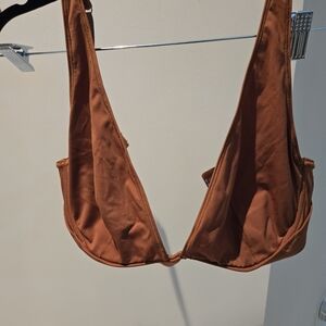 The Kit Molded Plunge Bra In BROWN